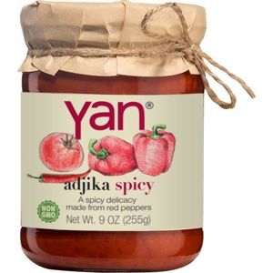 YAN Premium Adžika nátierka z červených paprík ostrá 255 g